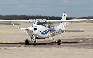 Bild: 21102 Fotograf: Frank Airline: CANAIR Luftfahrtunternehmen Flugzeugtype: Reims Aviation Reims-Cessna F172K Skyhawk