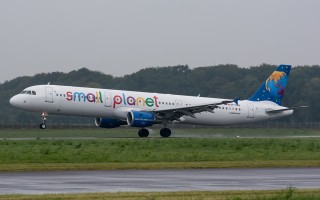 Bild: 16716 Fotograf: Uwe Bethke Airline: Small Planet Airlines Flugzeugtype: Airbus A321-200