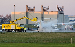 Bild: 16889 Fotograf: Uwe Bethke Airline: Flughafen Nutzfahrzeug Flugzeugtype: Flughafen Nutzfahrzeug