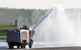 Bild: 15944 Fotograf: Uwe Bethke Airline: Flughafen Nutzfahrzeug Flugzeugtype: Flughafen Nutzfahrzeug