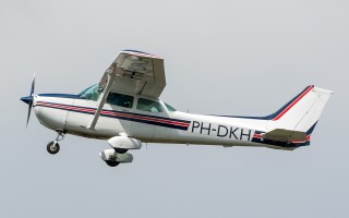Bild: 16352 Fotograf: Uwe Bethke Airline: Luchtvaartbedrijf De Kempen B.V Flugzeugtype: Cessna 172P Skyhawk