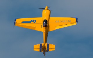 Bild: 16392 Fotograf: Uwe Bethke Airline: Privat Flugzeugtype: Stephens Akro Laser 230