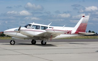 Bild: 16449 Fotograf: Uwe Bethke Airline: Privat Flugzeugtype: Piper PA-30C Twin Comanche