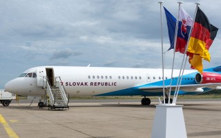 Bild: 16500 Fotograf: Uwe Bethke Airline: Slovak Government Flugzeugtype: Fokker 100