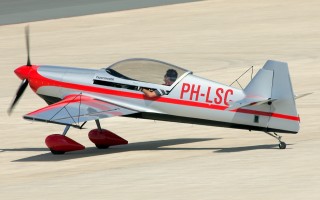 Bild: 16522 Fotograf: Heino Rhoden Airline: Privat Flugzeugtype: Akrotech Aviation Giles G-202