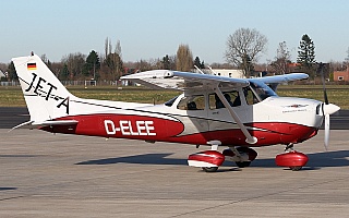Bild: 16941 Fotograf: Frank Airline: Flugschule und Luftfahrtunternehmen ARDEX Flugzeugtype: Cessna 172S Skyhawk SP
