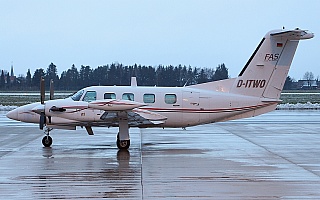 Bild: 16950 Fotograf: Frank Airline: Finow Air Service Flugzeugtype: Piper PA-42-720 Cheyenne IIIA