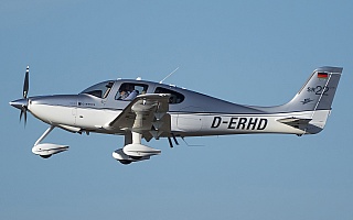 Bild: 17914 Fotograf: Uwe Bethke Airline: Flug-Förderungsgemeinschaft e.V. Flugzeugtype: Cirrus Design SR22 GTS