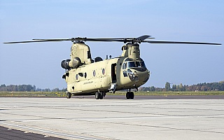 Bild: 17961 Fotograf: Uwe Bethke Airline: USA - Army Flugzeugtype: Boeing-Vertol CH-47 F Chinook