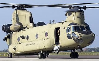 Bild: 17962 Fotograf: Uwe Bethke Airline: USA - Army Flugzeugtype: Boeing-Vertol CH-47 F Chinook