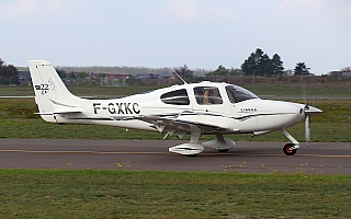 Bild: 17977 Fotograf: Frank Airline: Privat Flugzeugtype: Cirrus Design SR22 GTS