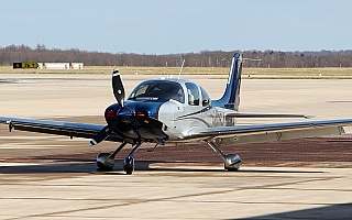 Bild: 17099 Fotograf: Frank Airline: Privat Flugzeugtype: Cirrus Design SR22T GTS