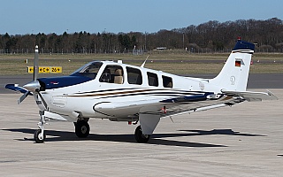 Bild: 17211 Fotograf: Frank Airline: Privat Flugzeugtype: Beechcraft BE35 Bonanza