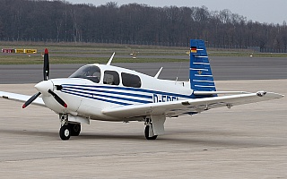 Bild: 17230 Fotograf: Frank Airline: Privat Flugzeugtype: Mooney M20J