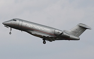 Bild: 17195 Fotograf: Frank Airline: VistaJet Limited Flugzeugtype: Bombardier Aerospace BD-100-1A10 Challenger 350