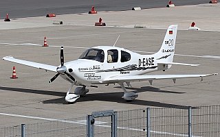 Bild: 17333 Fotograf: Frank Airline: Privat Flugzeugtype: Cirrus Design SR20