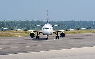 Bild: 17429 Fotograf: Heiko Karrie Airline: Condor Fluggesellschaft Flugzeugtype: Airbus A321-200