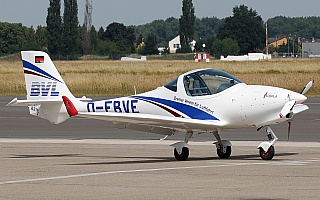 Bild: 17553 Fotograf: Frank Airline: Bremer Verein für Luftfahrt e. V. Flugzeugtype: Aquila A 211