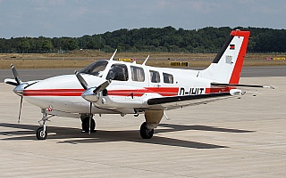 Bild: 17694 Fotograf: Frank Airline: Privat Flugzeugtype: Beechcraft Baron 58P