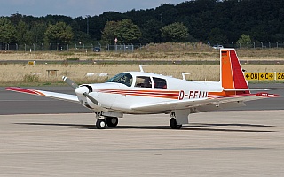 Bild: 17752 Fotograf: Frank Airline: Privat Flugzeugtype: Mooney M20E Chaparral