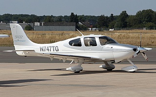 Bild: 17733 Fotograf: Frank Airline: Privat Flugzeugtype: Cirrus Design SR22