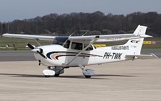 Bild: 18349 Fotograf: Frank Airline: Vliegclub Twente Flugzeugtype: Cessna 172S Skyhawk SP