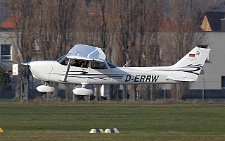 Bild: 18358 Fotograf: Frank Airline: Flugsportverein Herrenberg e.V. Flugzeugtype: Cessna 172S Skyhawk SP