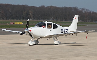 Bild: 18436 Fotograf: Frank Airline: Privat Flugzeugtype: Cirrus Design SR22T