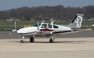 Bild: 18437 Fotograf: Frank Airline: Privat Flugzeugtype: Beechcraft D55 Baron