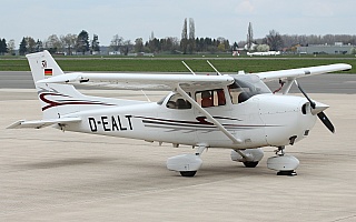Bild: 18456 Fotograf: Frank Airline: Privat Flugzeugtype: Cessna 172S Skyhawk SP