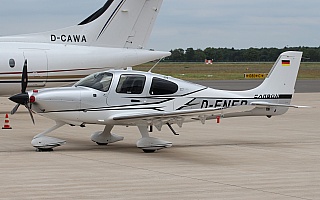 Bild: 18628 Fotograf: Frank Airline: Privat Flugzeugtype: Cirrus Design SR22T