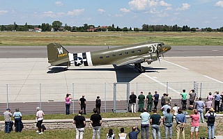 Bild: 18660 Fotograf: Frank Airline: Commemorative Air Force Flugzeugtype: Douglas Aircraft Company C-47A