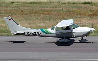 Bild: 18673 Fotograf: Frank Airline: Privat Flugzeugtype: Cessna 182F Skylane