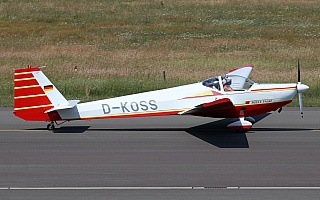 Bild: 18686 Fotograf: Frank Airline: Privat Flugzeugtype: Scheibe SF-25C Falke