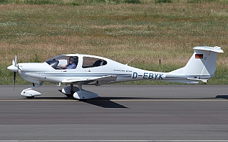 Bild: 18689 Fotograf: Frank Airline: FSV Unterjesingen Flugzeugtype: Diamond Aircraft DA40-180