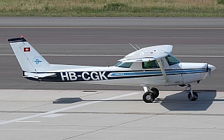 Bild: 18700 Fotograf: Frank Airline: Motorfluggruppe Olten Flugzeugtype: Cessna 152 II