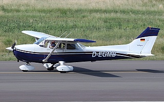 Bild: 18702 Fotograf: Frank Airline: Aerotours Flugzeugtype: Reims Aviation Reims-Cessna F172P Skyhawk