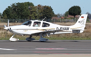 Bild: 19031 Fotograf: Frank Airline: Privat Flugzeugtype: Cirrus Design SR22 G2