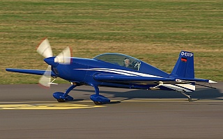 Bild: 20607 Fotograf: Frank Airline: Privat Flugzeugtype: Extra 300L