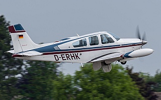 Bild: 19942 Fotograf: Uwe Bethke Airline: Privat Flugzeugtype: Beechcraft F33A Bonanza