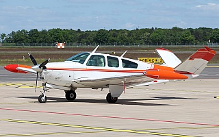 Bild: 19996 Fotograf: Frank Airline: Privat Flugzeugtype: Beechcraft V35B Bonanza