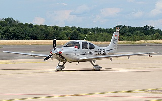 Bild: 20127 Fotograf: Frank Airline: Privat Flugzeugtype: Cirrus Design SR22 GTS Turbo