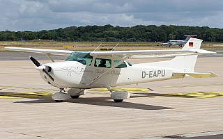 Bild: 20147 Fotograf: Frank Airline: Aerowest Flugcenter GmbH Flugzeugtype: Cessna 172N Skyhawk II