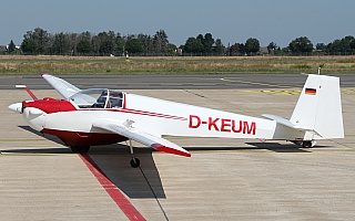 Bild: 20321 Fotograf: Frank Airline: Privat Flugzeugtype: Scheibe SF-25E Super Falke