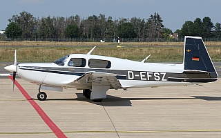 Bild: 20326 Fotograf: Frank Airline: Privat Flugzeugtype: Mooney M20K