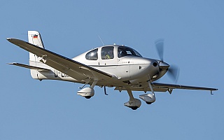 Bild: 20427 Fotograf: Uwe Bethke Airline: Flug-Förderungsgemeinschaft e.V. Flugzeugtype: Cirrus Design SR22 GTS