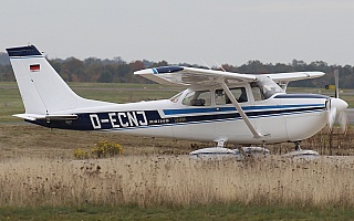 Bild: 21497 Fotograf: Frank Airline: Privat Flugzeugtype: Reims Aviation Reims-Cessna FR172H Reims Rocket