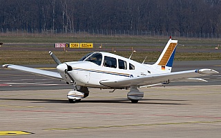 Bild: 20982 Fotograf: Frank Airline: Flugzeugcharter Berlin Flugzeugtype: Piper PA-28-181 Archer II