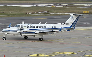 Bild: 20939 Fotograf: Frank Airline: UkSATSE Flugzeugtype: Beechcraft B300 Super King Air 350