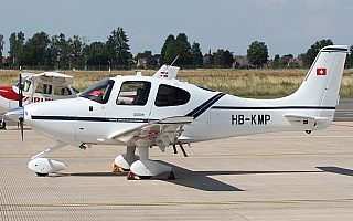 Bild: 21279 Fotograf: Frank Airline: Schweizerische Eidgenossenschaft Bern Flugzeugtype: Cirrus Design SR22